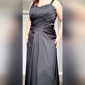 Jade Couture Women's Luxe Maxi Dress Spaghetti Straps Back Zip Black US 12